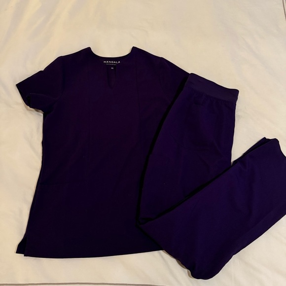 Mandala Scrub Set - Plum - Picture 1 of 8